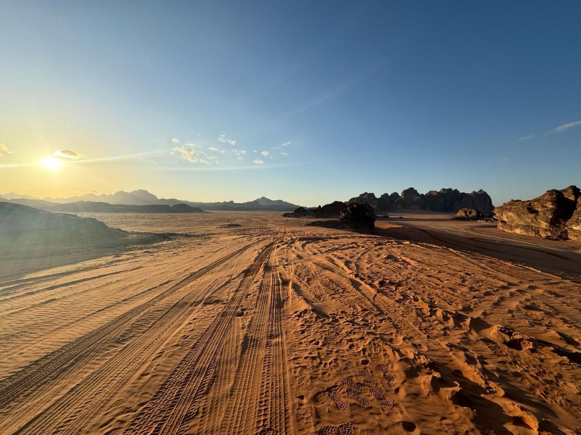 Sunrise Luxury Camp Hotell Wadi Rum Exteriör bild