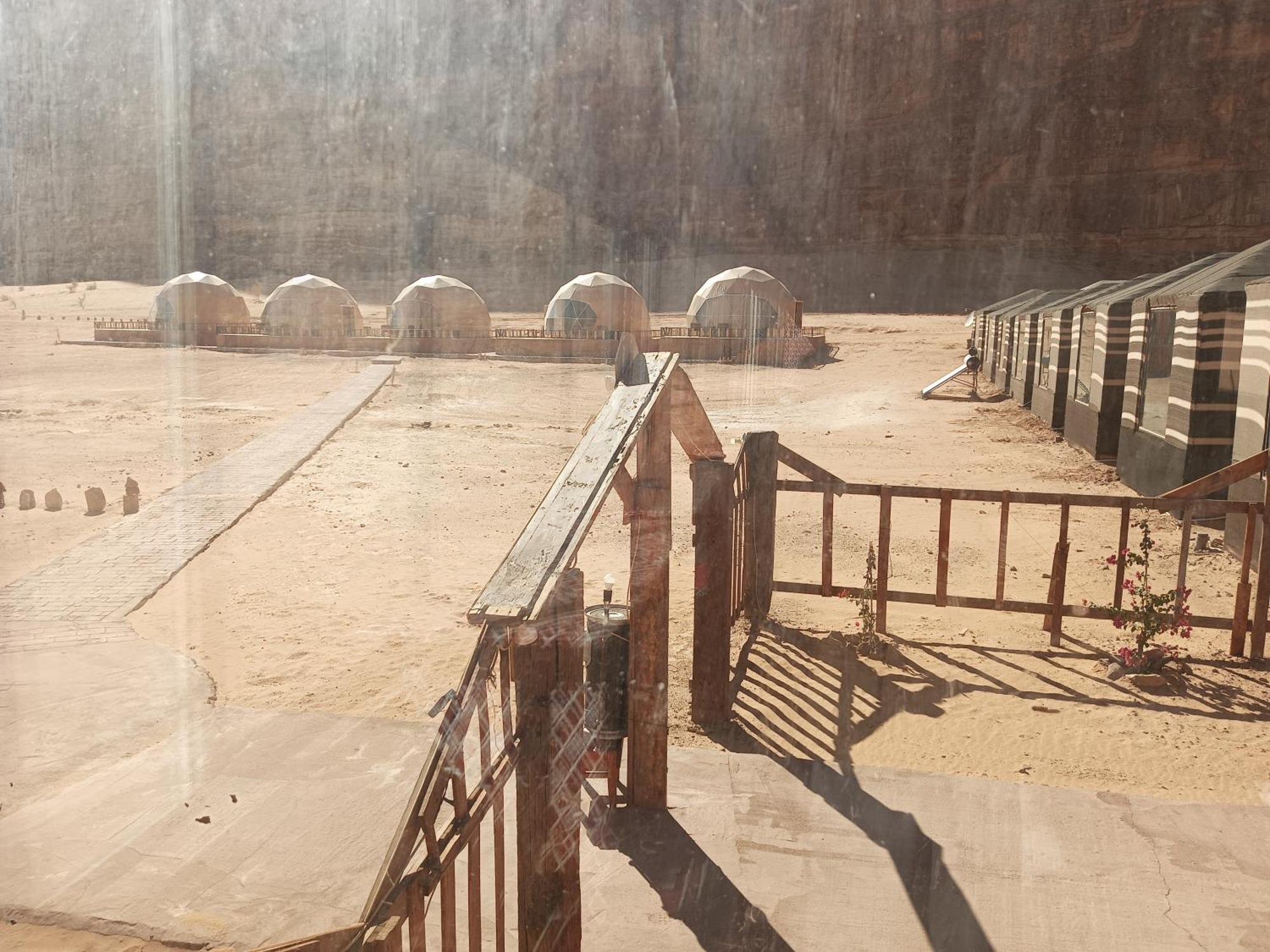 Sunrise Luxury Camp Hotell Wadi Rum Exteriör bild